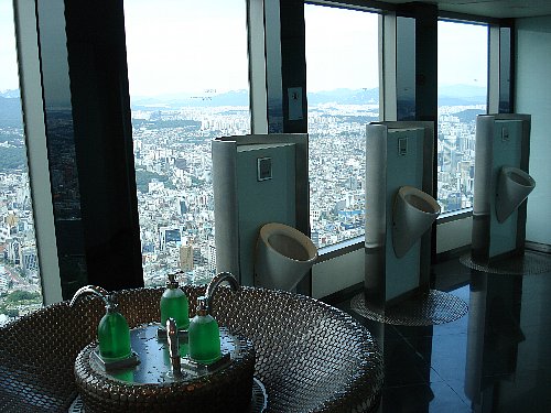 08.07.22_タワーでトイレ.jpg